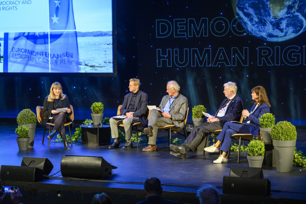 The topic for session III was  a debate on freedom of expression discussing challenges to media and academic freedom and safety of journalists. From left: Rebecca Vincent, Director of International Campaigns, Reporters sans Frontières who moderated the pan