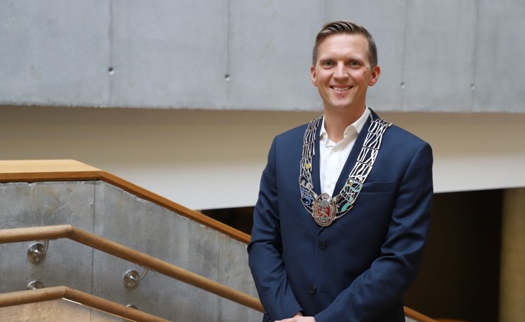 mathias bernander med ordførerkjede