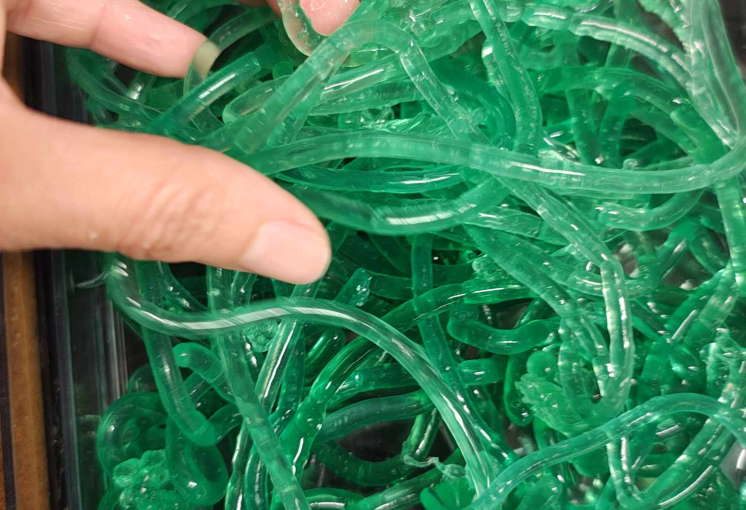 hånd som holder biofilament