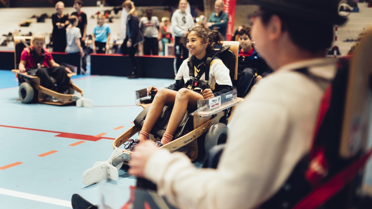 Bildet viser paridrettsutøvere i aktivit. 